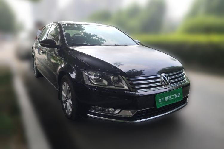Used Volkswagen Magotan 2012 1.8TSI Luxury Model Front Right 45 Deg