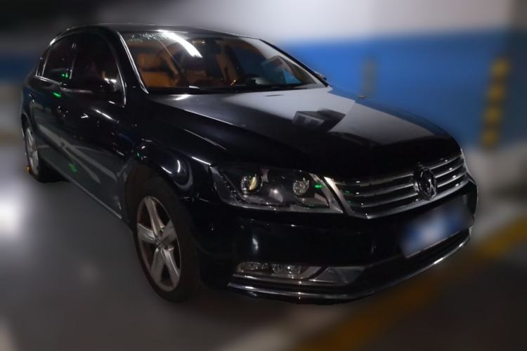 Used Volkswagen Magotan 2012 Revised Version 2.0 TSI Supreme Edition Front Right 45 Deg