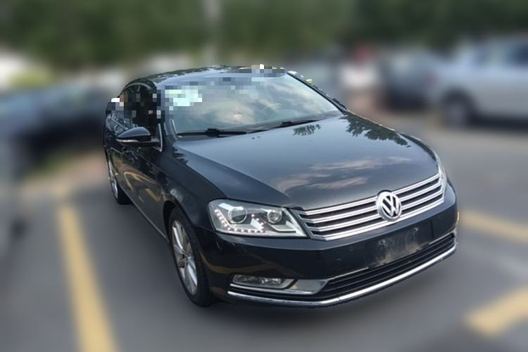 Used Volkswagen Magotan 2012 Facelift 2.0 TSI Prestige Model Front Right 45 Deg