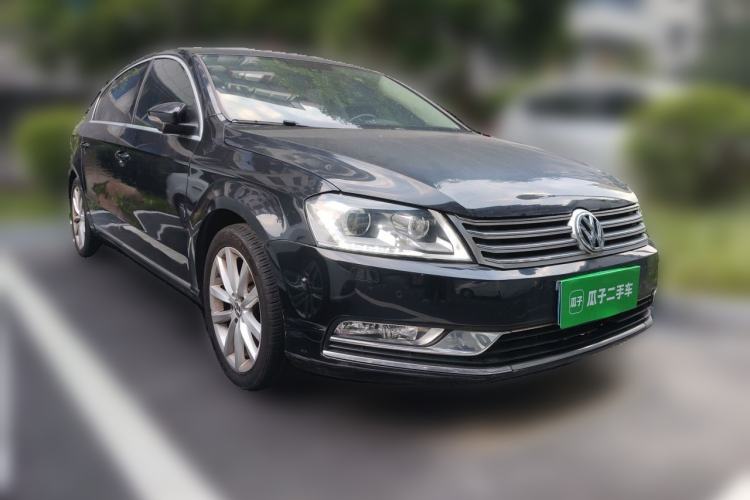 Used Volkswagen Magotan 2012 Facelift 1.8TSI Prestige Model Front Right 45 Deg