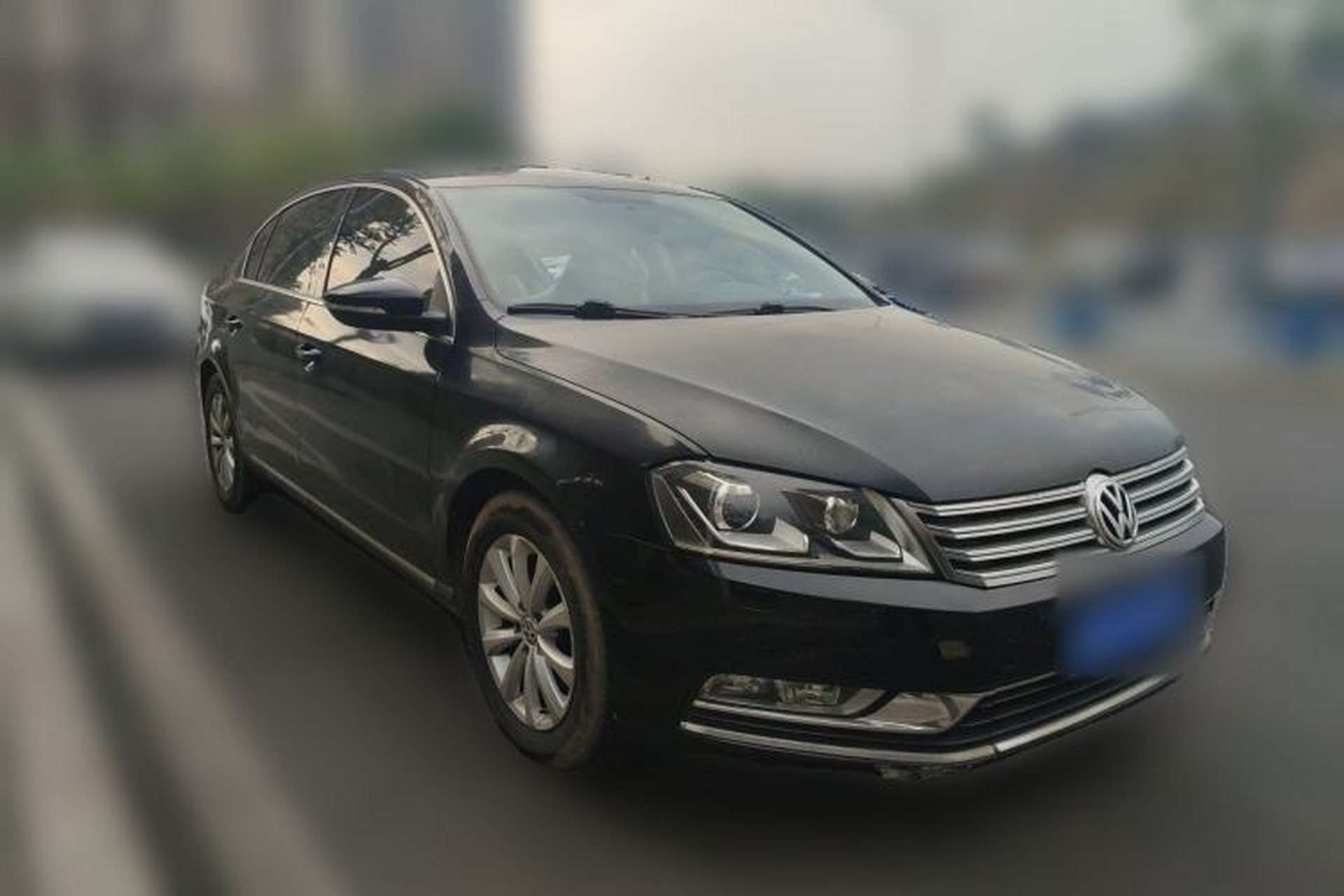 Used Volkswagen Magotan 2012 Revised Version 2.0 TSI Luxury Edition Front Right 45 Deg