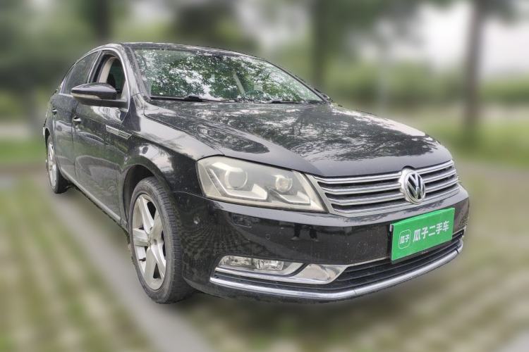 Used Volkswagen Magotan 2012 2.0 TSI Ultimate Edition Front Right 45 Deg
