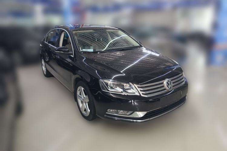 Used Volkswagen Magotan 2012 2.0 TSI Prestige Edition Front Right 45 Deg