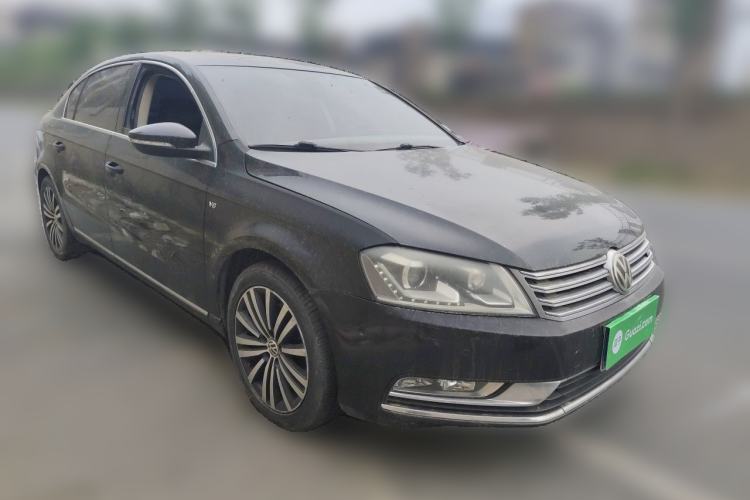Used Volkswagen Magotan 2012 3.0 FSI Flagship Edition Front Right 45 Deg