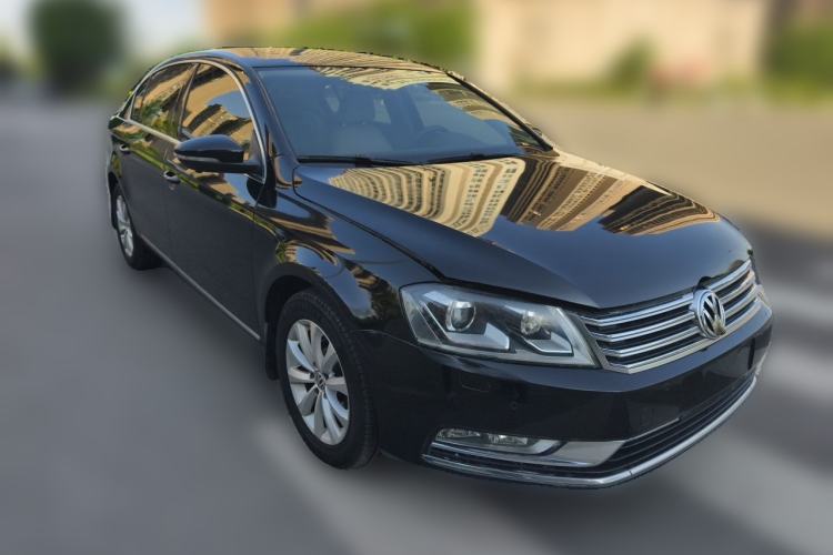 Used Volkswagen Magotan 2012 1.8TSI Luxury Model Front Right 45 Deg