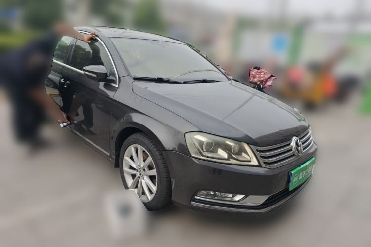 Used Volkswagen Magotan 2012 Facelift 1.8TSI Prestige Model Front Right 45 Deg