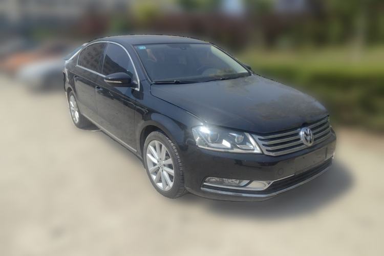 Used Volkswagen Magotan 2012 Facelift 2.0 TSI Prestige Model Front Right 45 Deg