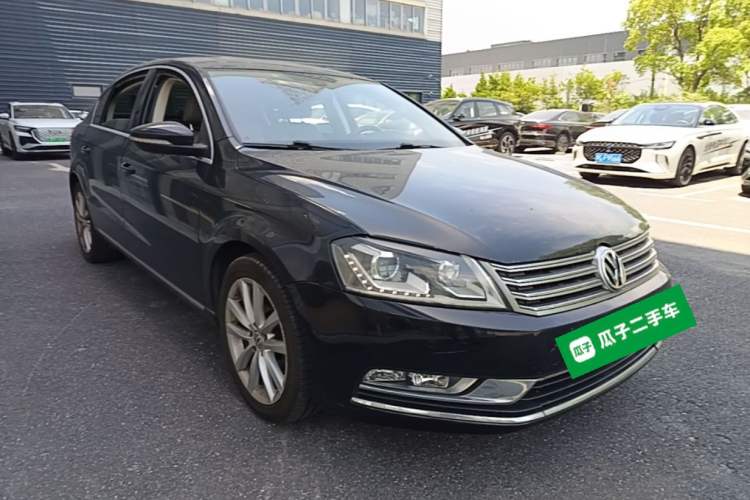 Used Volkswagen Magotan 2012 Facelift 2.0 TSI Prestige Model Front Right 45 Deg