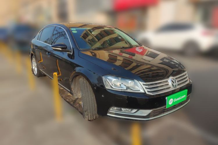 Used Volkswagen Magotan 2012 2.0 TSI Ultimate Edition Front Right 45 Deg