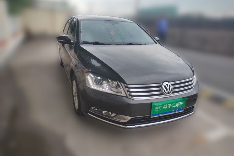 Used Volkswagen Magotan 2012 1.8TSI Luxury Model Front Right 45 Deg