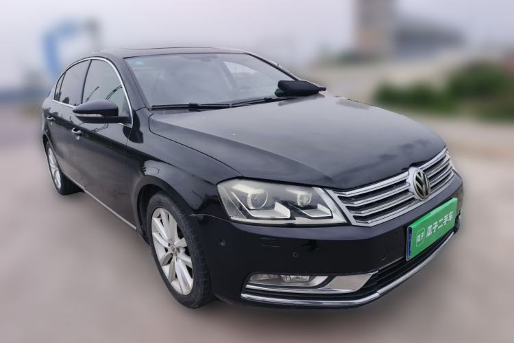 Used Volkswagen Magotan 2012 Facelift 1.8TSI Prestige Model Front Right 45 Deg