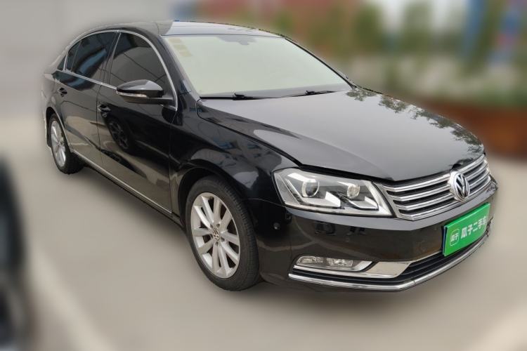 Used Volkswagen Magotan 2012 2.0 TSI Prestige Edition Front Right 45 Deg