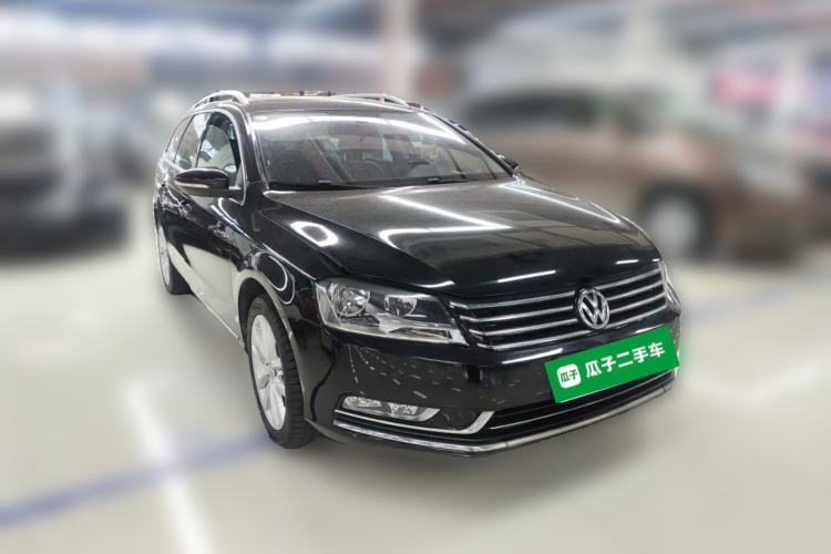 Used Volkswagen Magotan 2012 Travel Edition 2.0 TSI Comfort Version Front Right 45 Deg