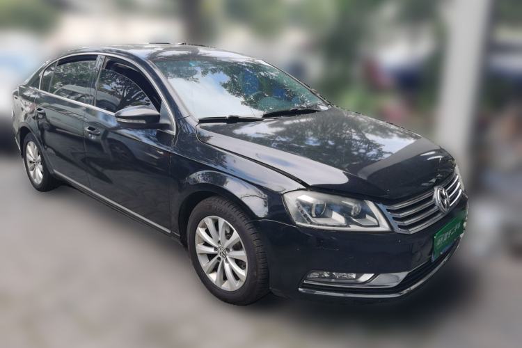 Used Volkswagen Magotan 2012 1.8TSI Luxury Model Front Right 45 Deg