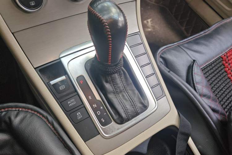 Used Volkswagen Magotan 2012 Revised 1.8TSI Luxury Version Gear Lever