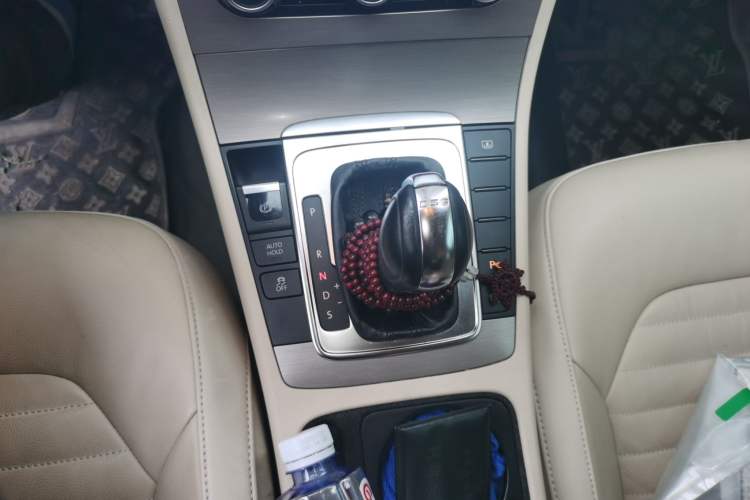 Used Volkswagen Magotan 2012 Revised Version 1.8TSI Leading Edition Gear Lever