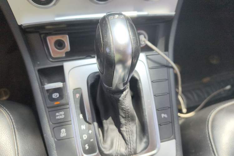 Used Volkswagen Magotan 2012 Revised 1.8TSI Luxury Version Gear Lever