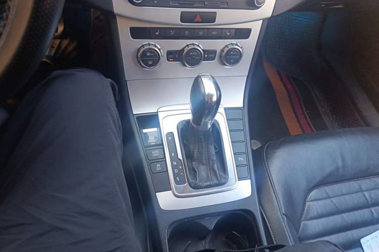 Used Volkswagen Magotan 2012 1.8TSI Prestige Model Gear Lever