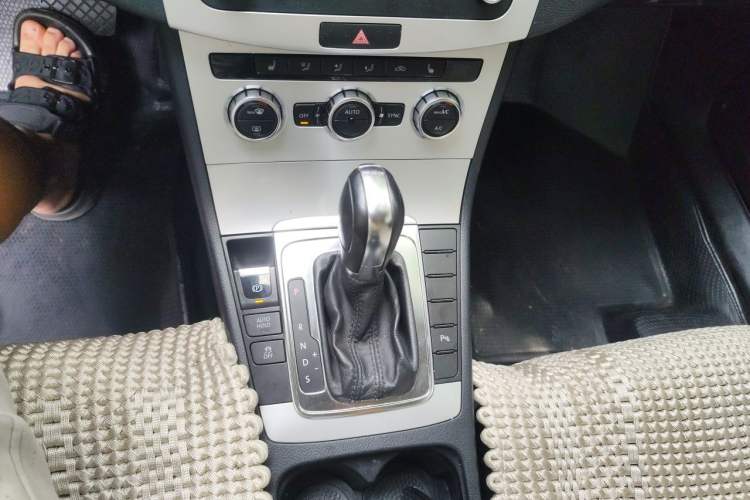 Used Volkswagen Magotan 2012 Revised 1.8TSI Luxury Version Gear Lever