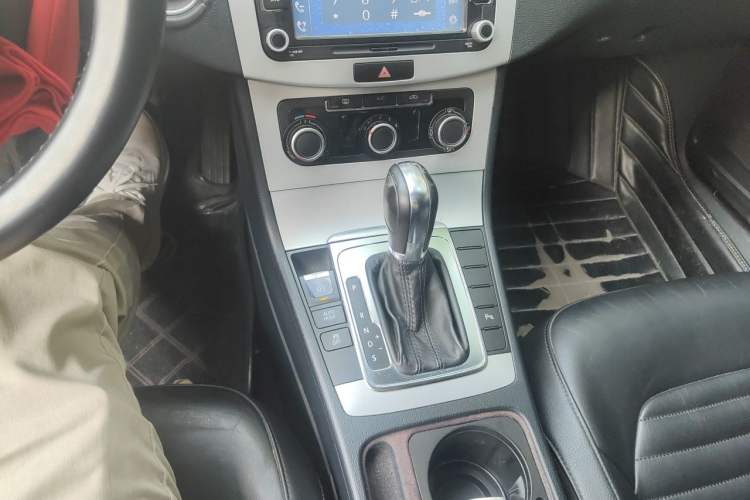Used Volkswagen Magotan 2012 Revised Version 1.8TSI Leading Edition Gear Lever