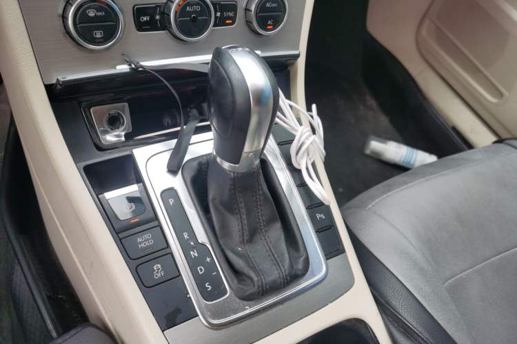 Used Volkswagen Magotan 2012 1.8TSI Luxury Model Gear Lever