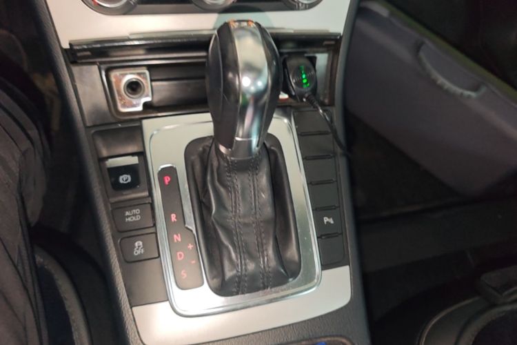 Used Volkswagen Magotan 2012 Revised Version 1.8TSI Leading Edition Gear Lever