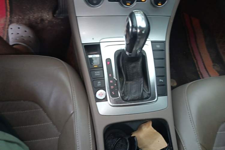 Used Volkswagen Magotan 2012 Facelift 2.0 TSI Prestige Model Gear Lever