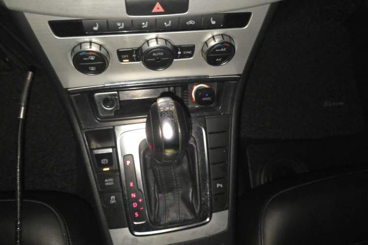 Used Volkswagen Magotan 2012 1.8TSI Luxury Model Gear Lever