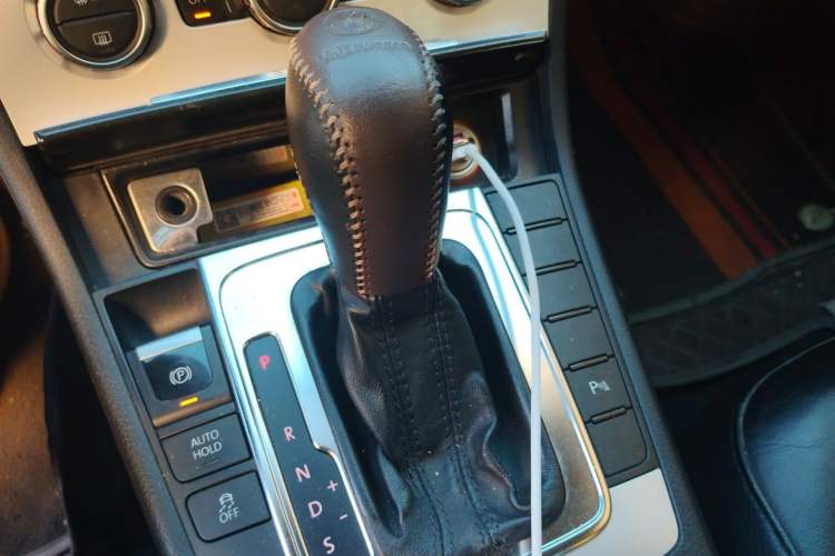 Used Volkswagen Magotan 2012 Revised Version 1.8TSI Leading Edition Gear Lever
