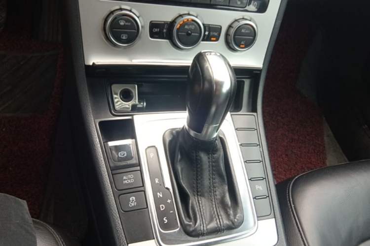 Used Volkswagen Magotan 2012 Revised 1.8TSI Luxury Version Gear Lever