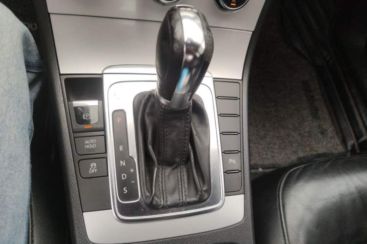 Used Volkswagen Magotan 2012 Revised 1.8TSI Luxury Version Gear Lever