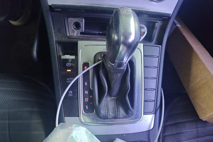 Used Volkswagen Magotan 2012 Revised 1.8TSI Luxury Version Gear Lever