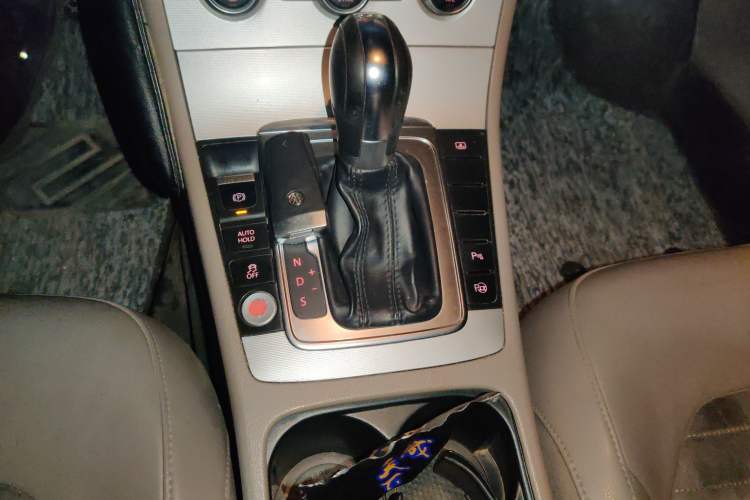 Used Volkswagen Magotan 2012 Facelift 1.8TSI Prestige Model Gear Lever