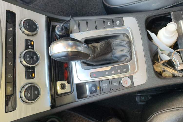 Used Volkswagen Magotan 2012 Facelift 1.8TSI Prestige Model Gear Lever