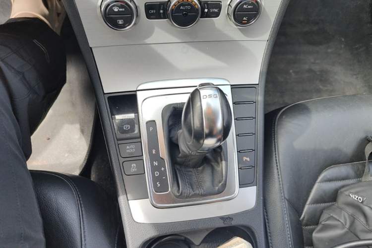 Used Volkswagen Magotan 2012 1.8TSI Luxury Model Gear Lever