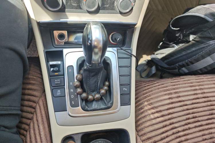 Used Volkswagen Magotan 2012 Revised Version 1.8TSI Leading Edition Gear Lever