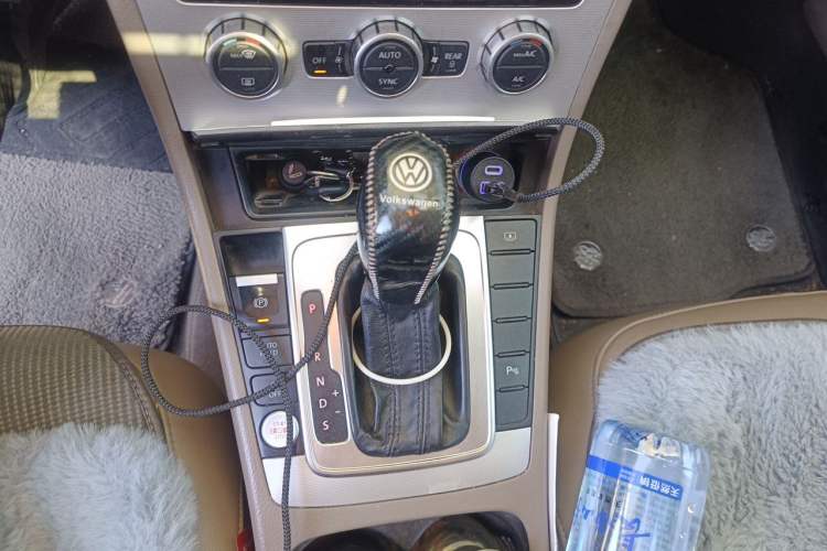 Used Volkswagen Magotan 2012 Facelift 2.0 TSI Prestige Model Gear Lever