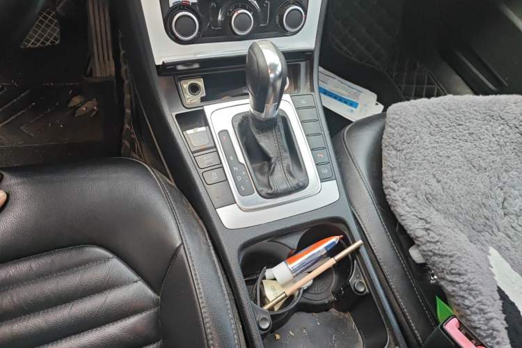 Used Volkswagen Magotan 2012 Revised Version 1.8TSI Leading Edition Gear Lever