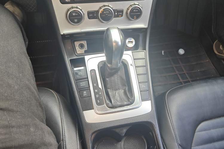 Used Volkswagen Magotan 2012 Revised 1.8TSI Luxury Version Gear Lever