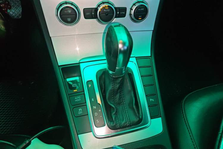 Used Volkswagen Magotan 2012 1.8TSI Luxury Model Gear Lever
