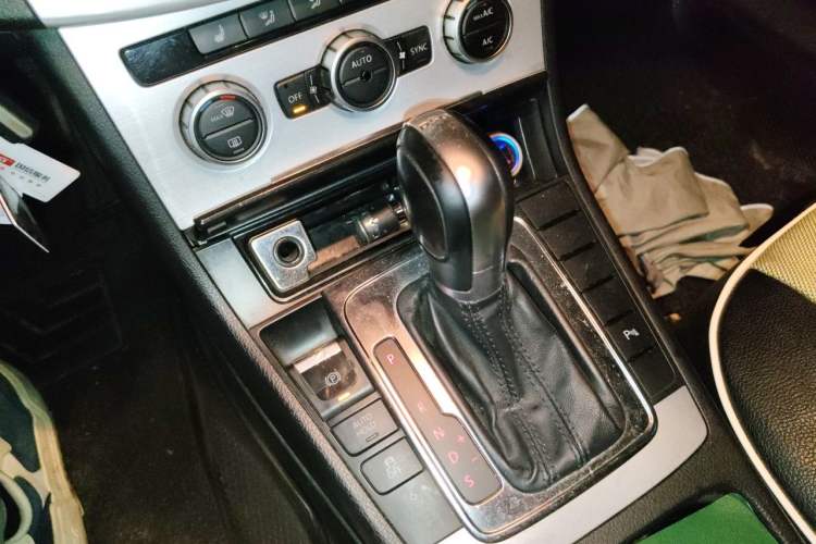 Used Volkswagen Magotan 2012 1.8TSI Luxury Model Gear Lever
