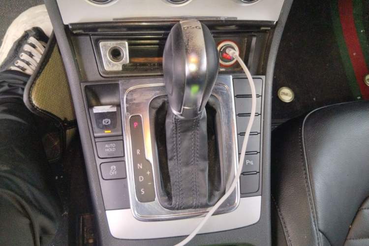 Used Volkswagen Magotan 2012 Revised Version 2.0 TSI Luxury Edition Gear Lever