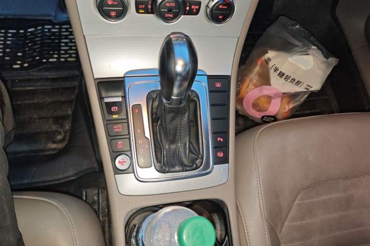 Used Volkswagen Magotan 2012 Facelift 1.8TSI Prestige Model Gear Lever