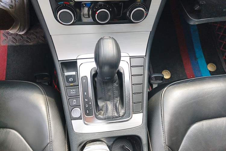 Used Volkswagen Magotan 2012 1.8TSI Comfort Model Gear Lever