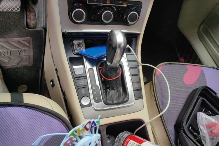 Used Volkswagen Magotan 2012 Revised Version 1.8TSI Leading Edition Gear Lever
