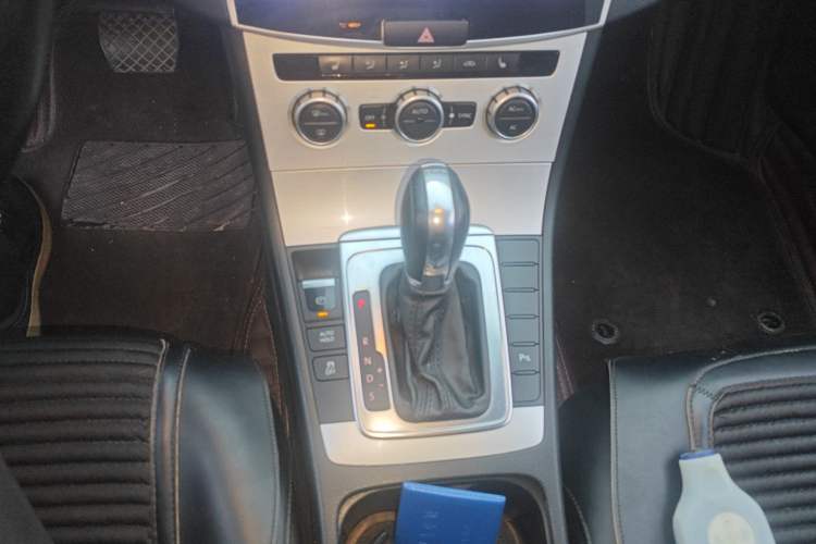 Used Volkswagen Magotan 2012 1.8TSI Luxury Model Gear Lever