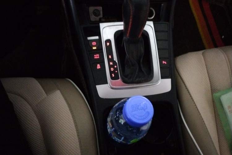 Used Volkswagen Magotan 2012 Revised 1.8TSI Luxury Version Gear Lever