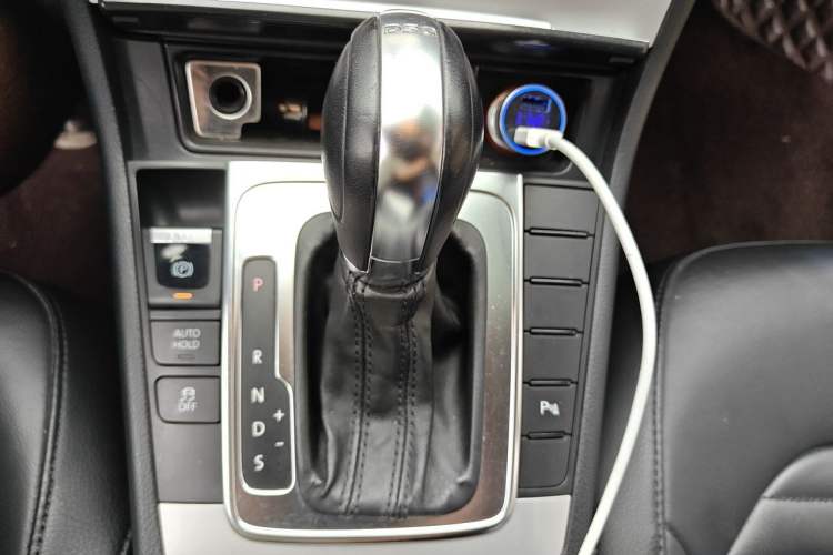 Used Volkswagen Magotan 2012 Revised 1.8TSI Luxury Version Gear Lever