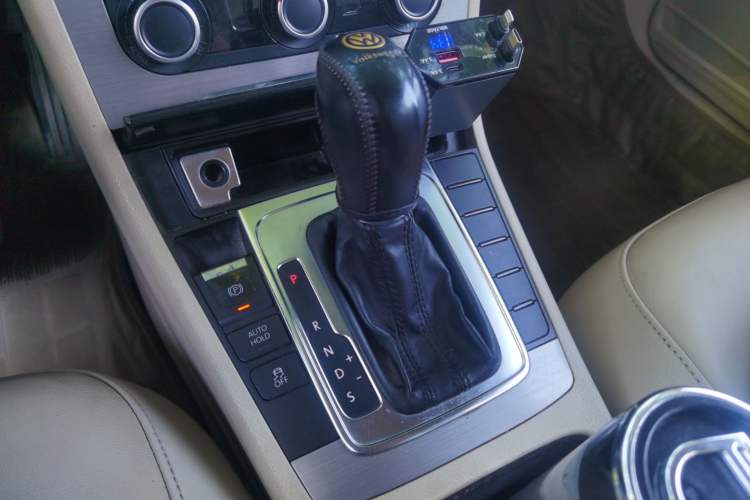 Used Volkswagen Magotan 2012 1.8TSI Comfort Model Gear Lever