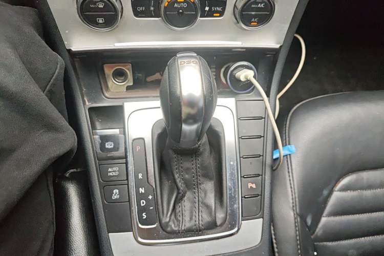 Used Volkswagen Magotan 2012 Revised 1.8TSI Luxury Version Gear Lever